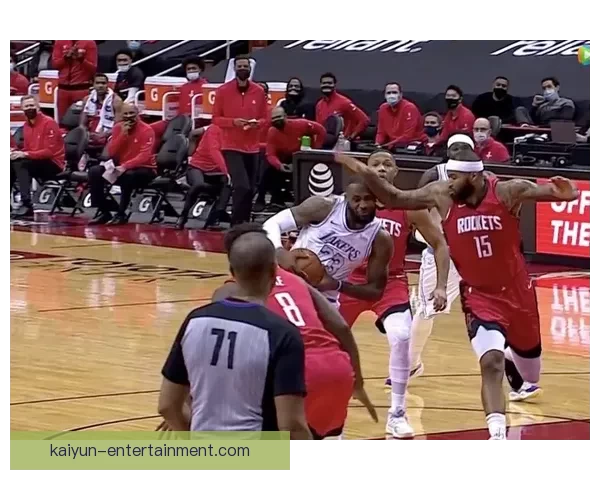 湖人横扫骑士迎四连胜 东契奇复出豪取42分哈登贡献17分